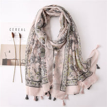 Load image into Gallery viewer, Daisy Floral Tassel Scarf