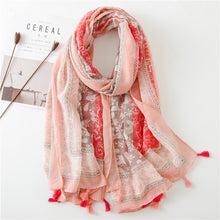 Load image into Gallery viewer, Daisy Floral Tassel Scarf