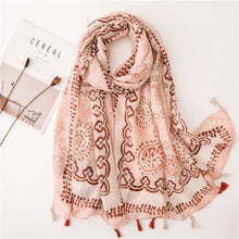 Load image into Gallery viewer, Daisy Floral Tassel Scarf