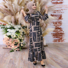 Load image into Gallery viewer, Horizontal Vertical Maxi Dress
