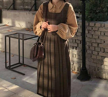 Load image into Gallery viewer, Sleeveless Pleated Long Dress
