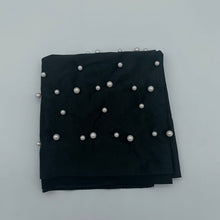 Load image into Gallery viewer, Velvet Turbans with Pearls
