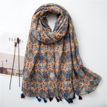 Load image into Gallery viewer, Daisy Floral Tassel Scarf
