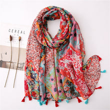 Load image into Gallery viewer, Daisy Floral Tassel Scarf
