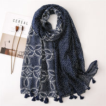 Load image into Gallery viewer, Daisy Floral Tassel Scarf
