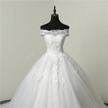 Load image into Gallery viewer, Luxury Lace Applique Wedding Dress

