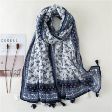Load image into Gallery viewer, Daisy Floral Tassel Scarf
