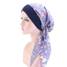 Load image into Gallery viewer, Printed Flowers Turban
