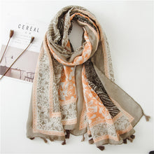 Load image into Gallery viewer, Daisy Floral Tassel Scarf
