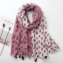 Load image into Gallery viewer, Daisy Floral Tassel Scarf
